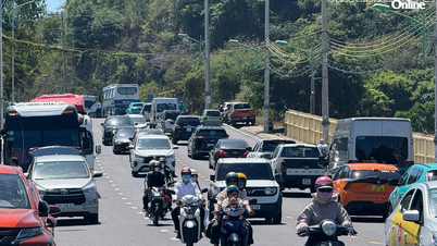 Het verkeersvolume op de Tran Phu-weg is aanzienlijk toegenomen.