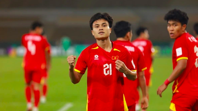 Tränare Kim Sang-sik ska snart tillkännage Vietnams landslagstrupp inför matchen mot Malaysia: Några "reservspelare" kommer att inkluderas.
