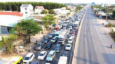 Tet (Ay Yeni Yılı) bayramının 5. gününün öğleden sonrasında 51 numaralı ulusal karayolunda ciddi trafik sıkışıklığı yaşandı.