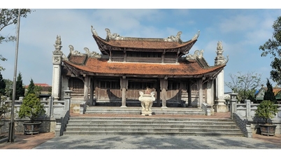 Gros plan sur le temple dédié au roi Mai Hac De à Ha Tinh.