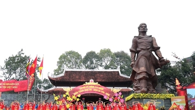 Különleges hír a Hanoi Moi újságban, 2026. február 22-én.