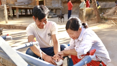 Clean water brings light to Kon Rlong village.