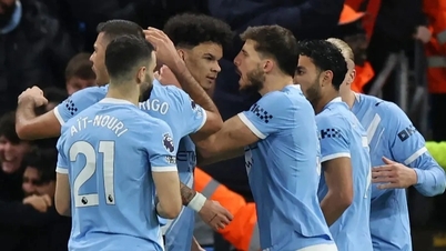 Man City close in on Arsenal at the top, manager Guardiola makes a surprising statement.
