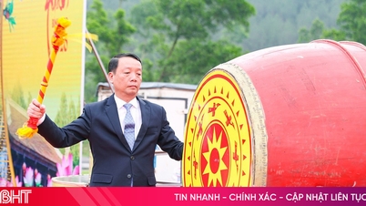 Cérémonie d'ouverture de la pagode Huong Tich, marquant le début de l'année touristique 2026 de Ha Tinh.