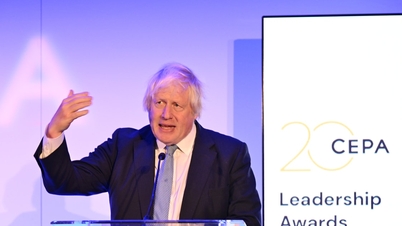 Tidligere britisk statsminister Boris Johnson oppfordrer til å sende tropper til Ukraina.