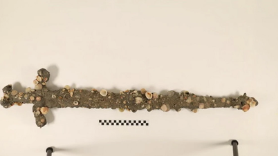 Une épée de croisé du XIIe siècle a été découverte au fond de la mer, au large des côtes du nord d'Israël.