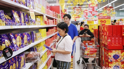 Le nombre de clients dans les supermarchés et les centres commerciaux a augmenté de 10 à 15 % pendant les vacances du Têt.