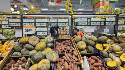 Ho Chi Minh City: Na rynkach i w supermarketach panuje ożywienie, a towary są łatwo dostępne.