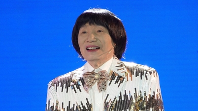 Minh Vương et Thanh Tuấn ont chanté ensemble le premier jour du printemps, et le public a applaudi avec enthousiasme.