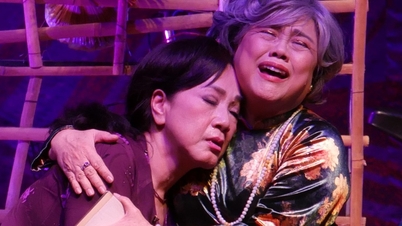 การแสดงละครช่วงตรุษจีนยังคงดำเนินไปอย่างคึกคัก