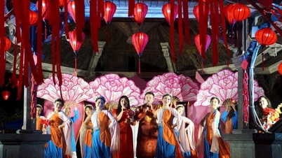 Melodiene fra tradisjonelle vietnamesiske folkesanger, gjennomsyret av vårånden i Thang Long, spredte seg over hele hovedstadens kulturarvområde.