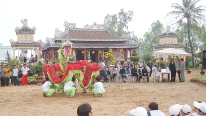Serangkaian persembahan ritual…