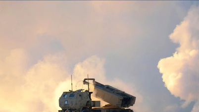 США проводят испытания системы HIMARS на Аляске, укрепляя оборону Арктики.