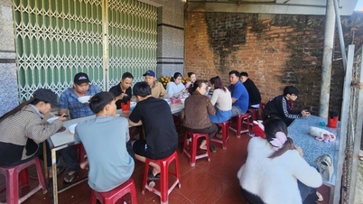 Restauranter og butikker i Gia Lai er fulle av kunder etter Tet.