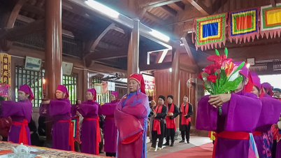 លក្ខណៈពិសេសប្លែកនៃពិធីបុណ្យផ្ទះសហគមន៍ភូមិដូក។