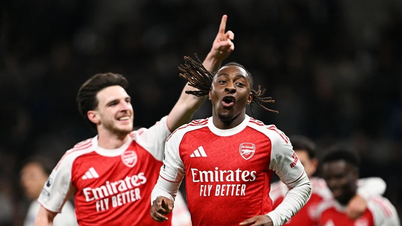 Eze y Gyokeres marcan dobletes y el Arsenal golea al Tottenham.