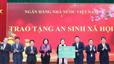 BIDV bergabung dengan sektor perbankan dalam menyumbangkan hadiah Tết kepada masyarakat miskin di provinsi Son La.