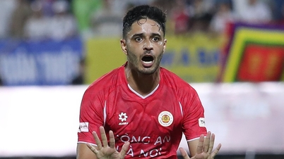 Setelah menerima kartu merah di Piala Asia, pemain Hanoi Police FC itu diskors dari V-League.