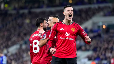 O Manchester United garantiu sua quarta vitória, subindo para o quarto lugar.