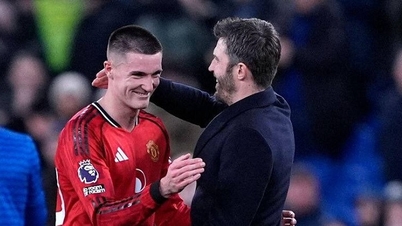 Carrick explica por que Sesko, apesar de ser constantemente um herói, continua sendo mantido no banco de reservas da MU.
