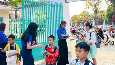 សាលាប្រារព្ធពិធីចូលឆ្នាំថ្មី។