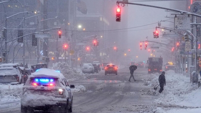 New York "försvinner" efter historisk snöstorm.