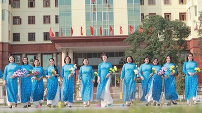 Aan het Ao Dai- en volksdansfestival op het Nguyen Tat Thanh-plein zullen 1000 functionarissen en leden deelnemen.