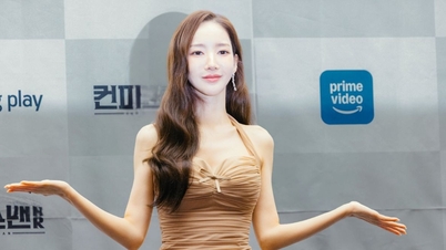 'Secretaris Kim' Park Min Young vast en drinkt 3 liter water per dag.