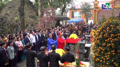 थाई गुयेन ने डुओम मंदिर में 2026 के वसंत महोत्सव का उद्घाटन किया।