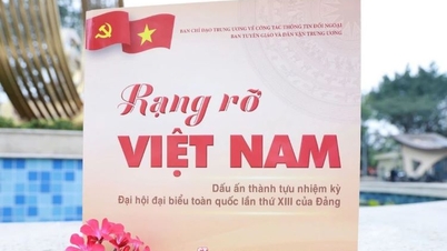 ណែនាំសៀវភៅ "វៀតណាមរុងរឿង - សញ្ញាសម្គាល់នៃសមិទ្ធផលពីសមាជជាតិលើកទី ១៣ នៃបក្សកុម្មុយនិស្តវៀតណាម"