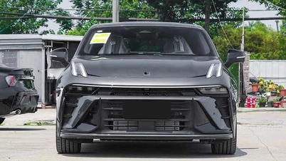 Lynk & Co 03, prissatt till cirka 800 miljoner VND i Vietnam, "konkurrerar" med Honda Civic.