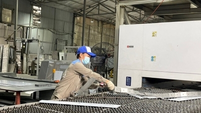 Integrating synchronized innovations: A strategic shift for the building glass industry.