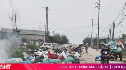 Komunitas-komunitas pesisir kesulitan mengatasi pembuangan sampah pasca-Tet.
