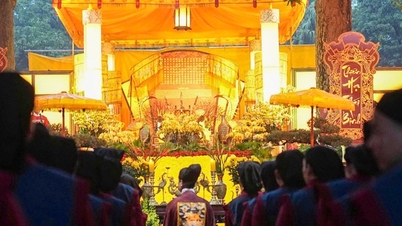 Persembahan dupa untuk meresmikan Tahun Baru Imlek Tahun Kuda 2026 di Benteng Kekaisaran Thang Long.