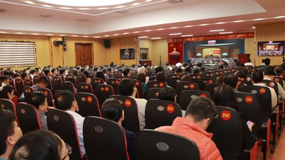 គណៈកម្មាធិការបក្សនៃក្រសួងឧស្សាហកម្ម និងពាណិជ្ជកម្ម សិក្សា រៀនសូត្រ យល់ និងអនុវត្តសេចក្តីសម្រេចលេខ 79-NQ/TW និងសេចក្តីសម្រេចលេខ 80-NQ/TW របស់ការិយាល័យនយោបាយ។