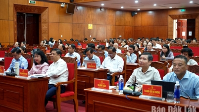 पोलित ब्यूरो के प्रस्ताव संख्या 79 और 80 को पूरी तरह से समझने और लागू करने के लिए राष्ट्रीय सम्मेलन