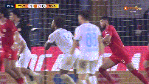 Nam Định sufrió una derrota en el estadio Thể Công Viettel.