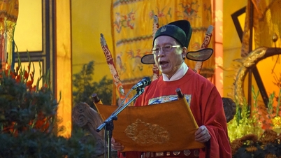 Ofrenda de incienso para inaugurar el nuevo año en el Palacio Kính Thiên, un lugar de "mil años de elevada rectitud".