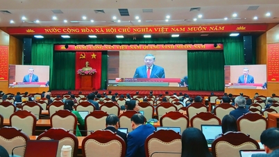 Thai Nguyen participates in studying the Politburo's resolutions on the development of the state economy and the development of Vietnamese culture.