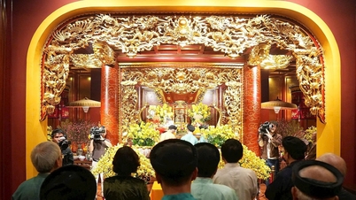 Royal court ceremony to mark the beginning of the new year at Thang Long Imperial Citadel.