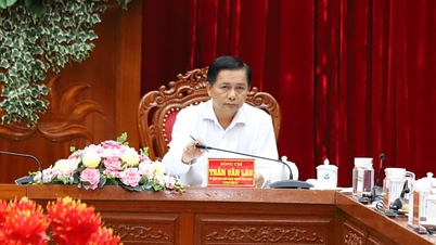 ກອງປະຊຸມໄດ້ຮັບຟັງບົດລາຍງານຄວາມຄືບໜ້າກ່ຽວກັບການພັດທະນາແຜນການຈັດຕັ້ງຄະນະກຳມະການຄຸ້ມຄອງໂຄງການຄືນໃໝ່ໃນພື້ນທີ່.