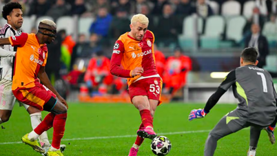 Galatasaray versloeg Juventus in een dramatische wedstrijd.