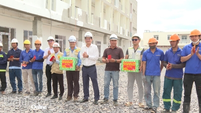 Los líderes de la Junta de Gestión del Proyecto de Desarrollo Provincial de Khanh Hoa inspeccionan el progreso de dos proyectos en el área de Dien Khanh.