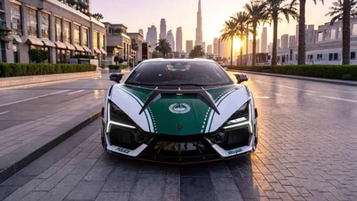 Jetez un œil à la Lamborghini Revuelto préparée par Mansory, appartenant à la police de Dubaï.