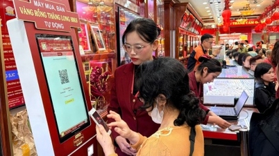 Goldpreise vor dem Tag des Gottes des Reichtums: Entgegen dem globalen Trend steigen die Goldpreise, Goldhändler bringen automatisierte Goldverkaufsautomaten auf den Markt.