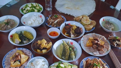 អាថ៌កំបាំងនៃការផ្លាស់ប្តូរសាច់មាន់ស្ងោរ និងសាច់ជ្រូកស្ងោរដែលនៅសល់ពីបុណ្យតេត ទៅជាម៉ឺនុយដ៏ពិសេស និងឆ្ងាញ់ពិសារ។