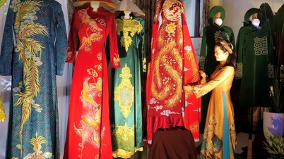 দেশজুড়ে প্রাণবন্ত রঙ।