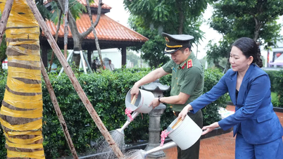 Ho Chi Minh City police launch "Tree Planting Festival to Forever Remember Uncle Ho"