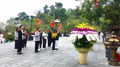 문화적, 정신적 명소는 관광객을 끌어들입니다.