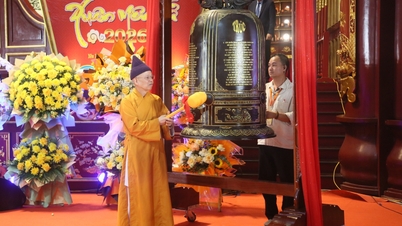 Opening of the Yen Tu Spring Festival